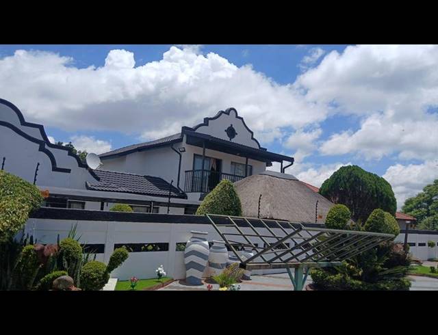 5 BEDROOM HOUSE FOR SALE IN FLORA PARK